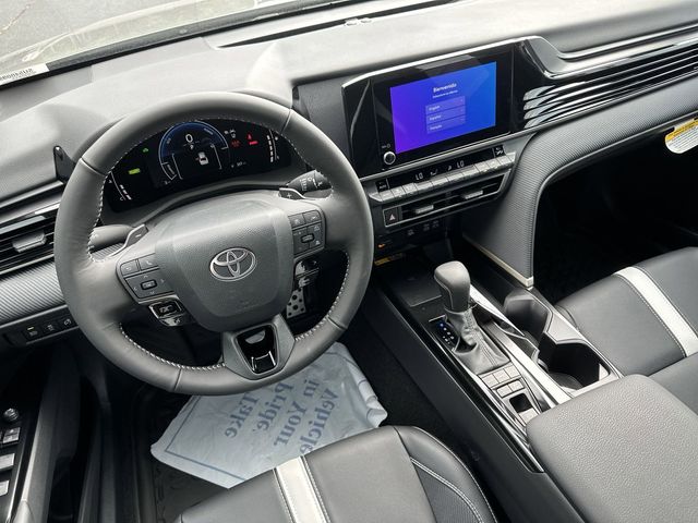 2025 Toyota Camry SE 13