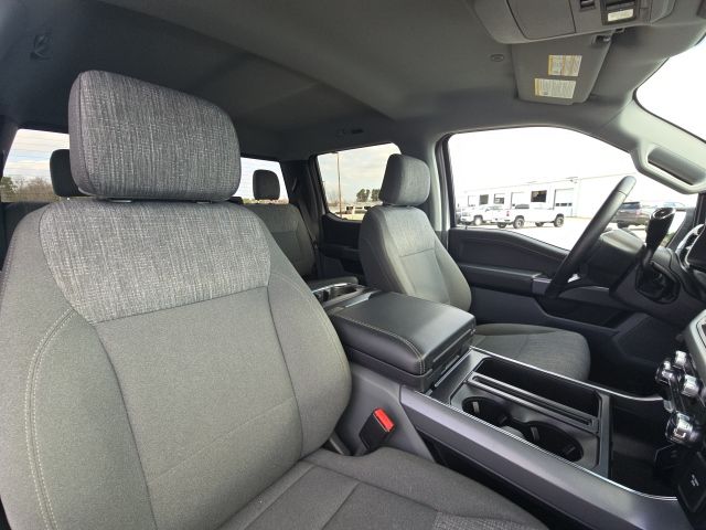 2022 Ford F-150 XLT:B02060