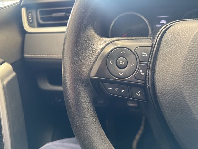 2021 Toyota RAV4 XLE White at Community Toyota