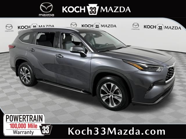 2022 Toyota Highlander XLE AWD