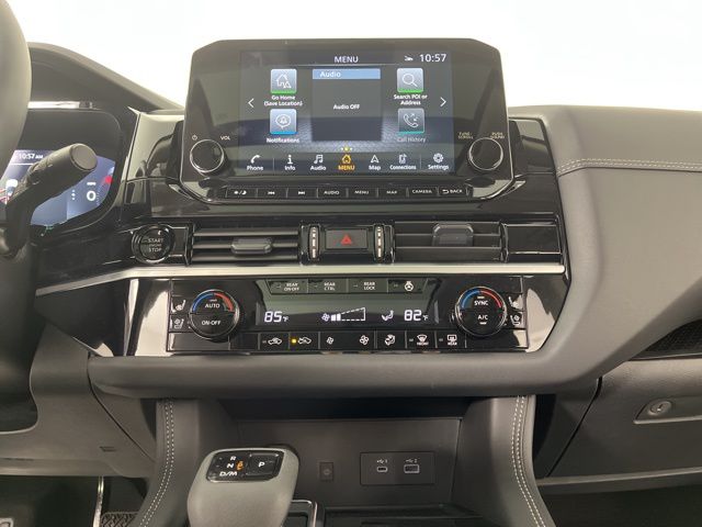 2025 Everest White Pearl Tricoat Nissan Pathfinder Platinum 4X4 SUV