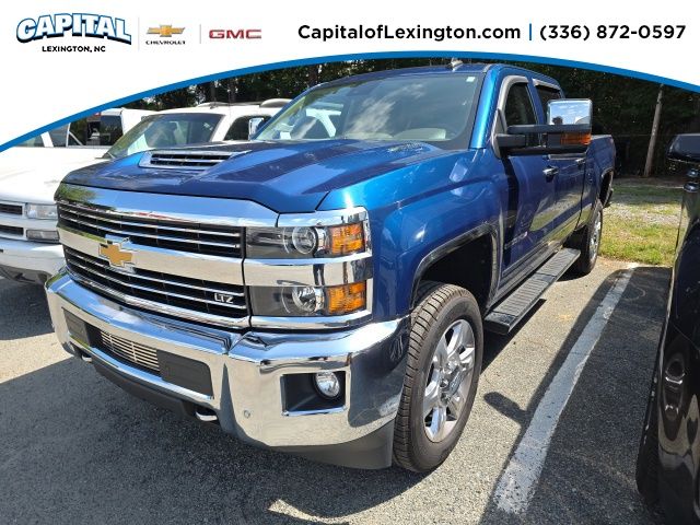 2018 Chevrolet Silverado 2500HD Azul (Deep Ocean Blue Metallic) Camioneta Todo terreno 6 velocidades Automática