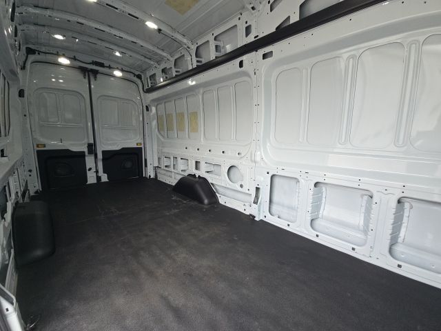 2025 Ford Transit-250 Base:B02148