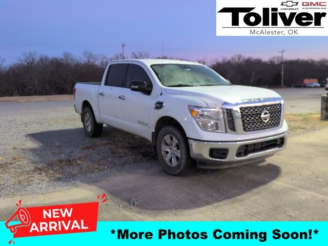 2017 Nissan Titan SV Crew Cab 4WD