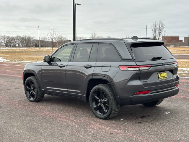 2022 Jeep Grand Cherokee Laredo