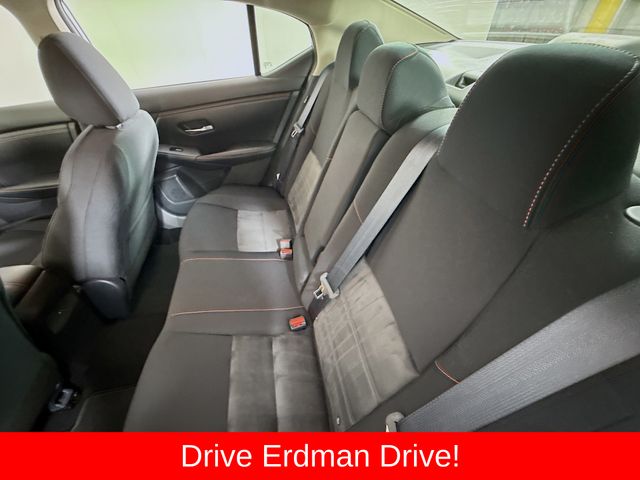 2025 Nissan Sentra SR - Photo 9