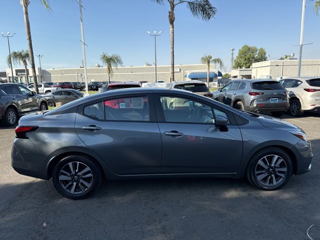 2021 Nissan Versa 1.6 SV 4