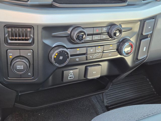 New 2026 Ford Super Duty F-450 Chassis Regular Cab (DRW) 169" Wheelbase XL