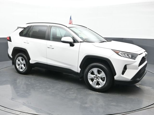 2021 Toyota RAV4 XLE 10