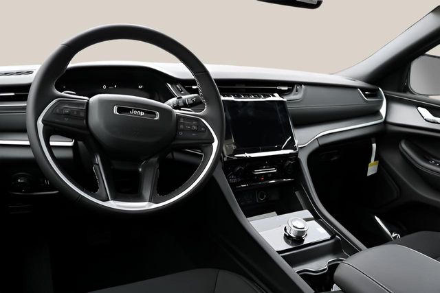 New Car 2025 Jeep Grand Cherokee L  Laredo For Sale Under $35,000 In Austin, Texas