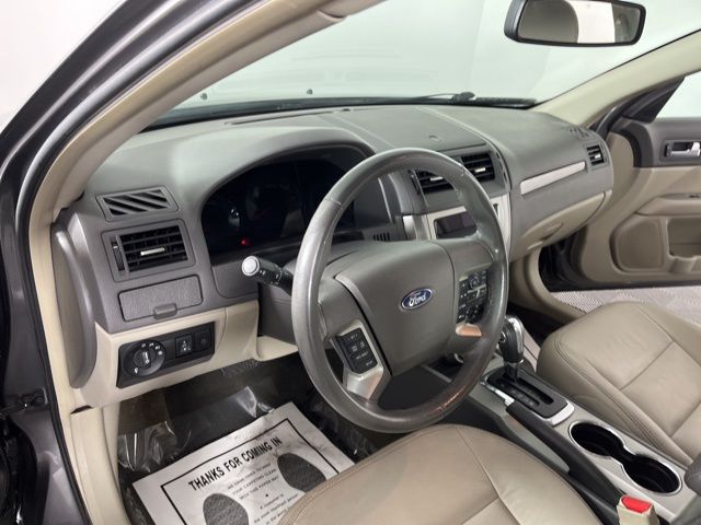 2012 Ford Fusion SEL 19