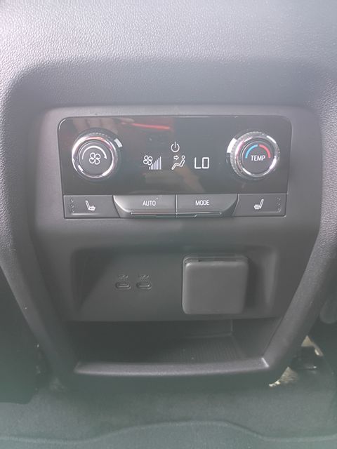 Used 2024 Chevrolet Traverse SUV