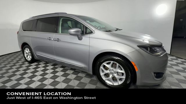 Used 2017 Chrysler Pacifica For Sale in Indianapolis, IN