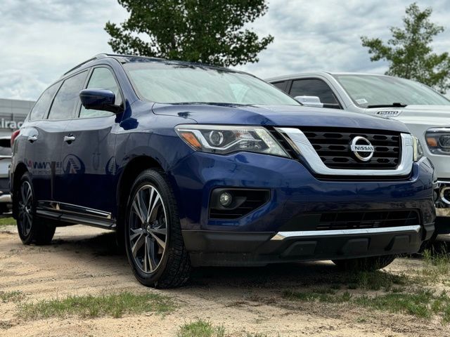 2018 Nissan Pathfinder Platinum 2WD's photo