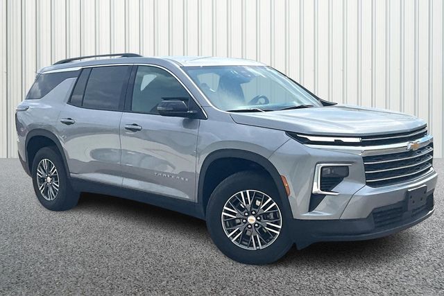 Sterling Gray Metallic 2025 Chevrolet Traverse LT FWD SUV / Crossover Front-Wheel Drive 8-Speed Automatic