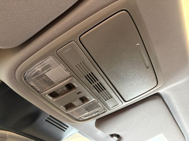 Used 2022  Honda EX image 22
