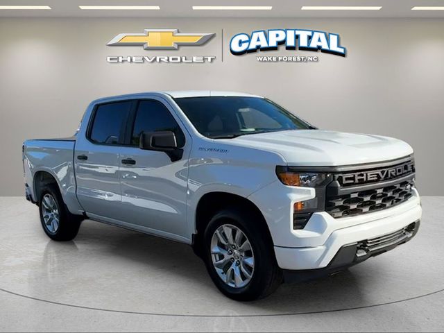 Used 2022 White Chevrolet Custom image 7