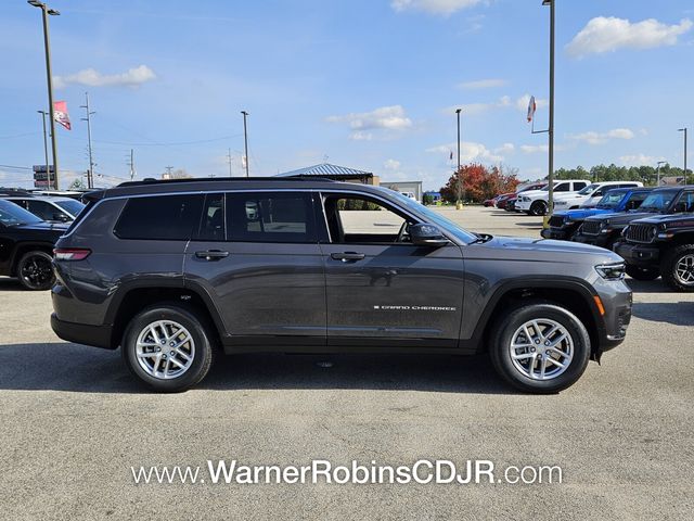 New 2025 Gray Jeep Laredo image 16