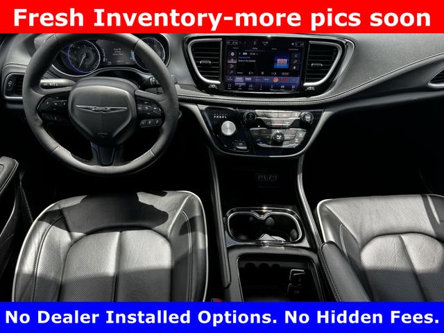 2025 Chrysler Pacifica Limited White at Mac Haik CDJR North Houston