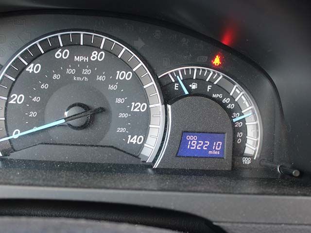 Used 2013 Classic Silver Metallic Toyota SE image 10