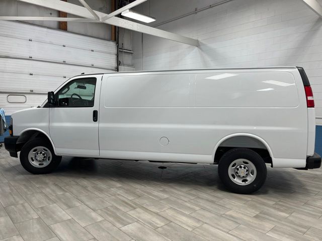 New 2026 Summit White Chevrolet Work Van image 4