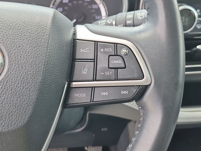 2023 Toyota Highlander - Image 21