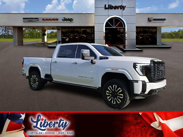 Summit White 2025 GMC Sierra 2500HD Denali Ultimate Crew Cab 4WD Pickup Truck Four-Wheel Drive Automatic