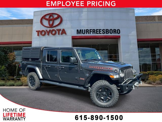 Crystal Metallic 2023 Jeep Gladiator Pickup Truck Four-Wheel Drive 8-Speed Automatic