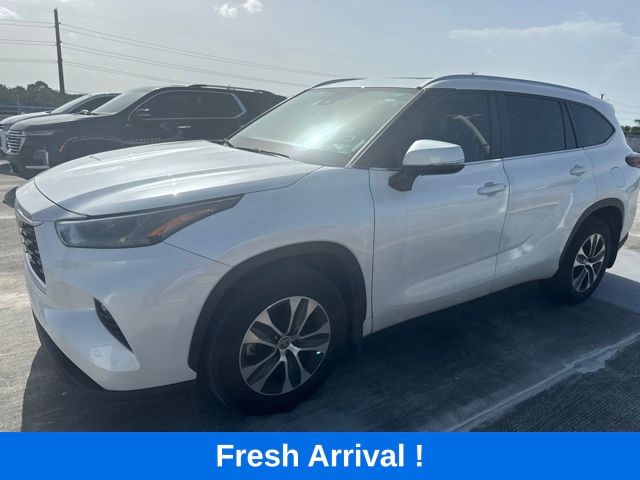 Pearl 2024 Toyota Highlander SUV / Crossover Front-Wheel Drive 8-Speed Automatic