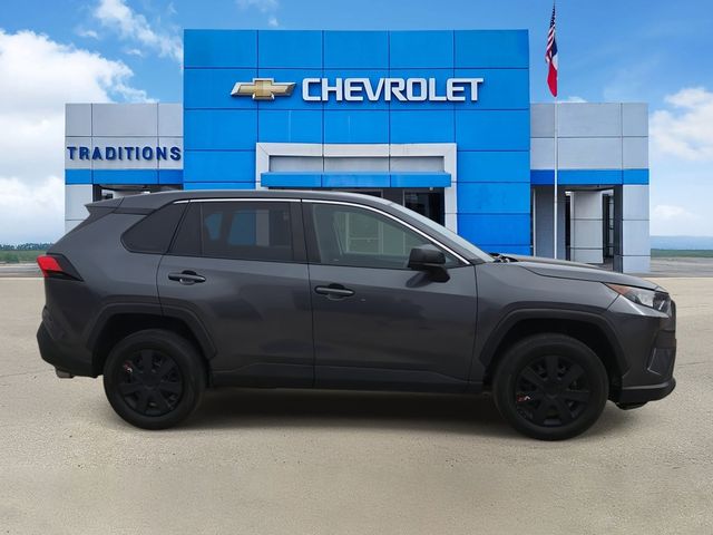 2022 Toyota RAV4 LE - 9