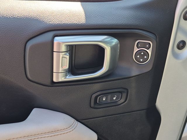 Used 2022 Silver Jeep Unlimited Sahara High Altitude image 13