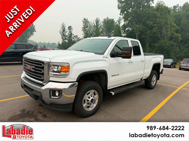 Summit White 2017 GMC Sierra 2500HD Pickup Truck Four-Wheel Drive 6-Speed Automatic Overdrive