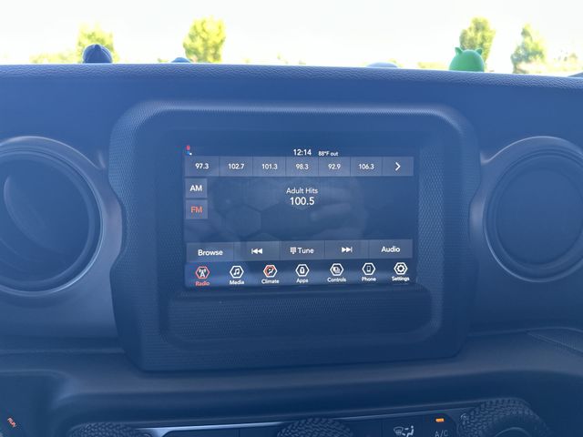 Used 2023 Blue Jeep Sport S image 17