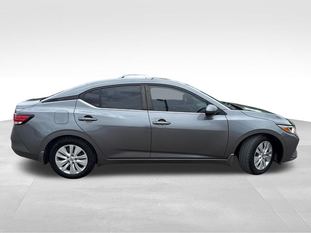 Used 2022 Gray Nissan S image 8