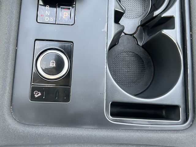 Used 2024 Black Land Rover S image 24