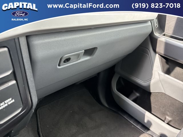 Certified Used 2025 Oxford White Ford XLT image 27