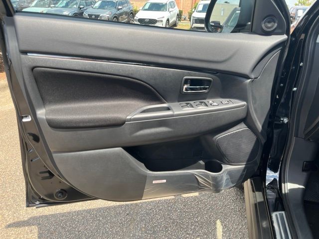 MitsubishiOutlander Sport15