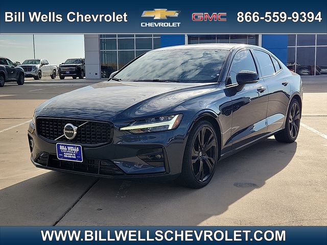 2024 Volvo S60 B5 Core Dark Theme AWD