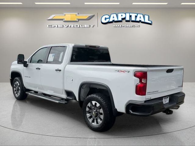 Used 2024 White Chevrolet Custom image 3