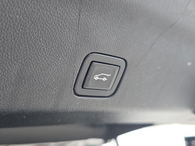 2022 Chevrolet Suburban LT:168357A