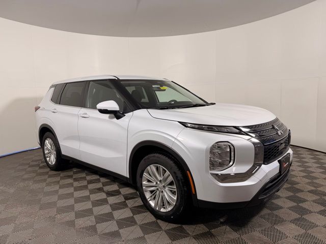 2024 Mitsubishi Outlander ES FWD