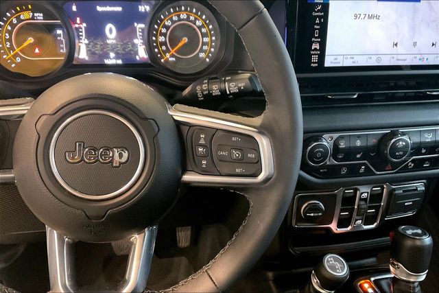 Used 2025 Jeep Wrangler SUV