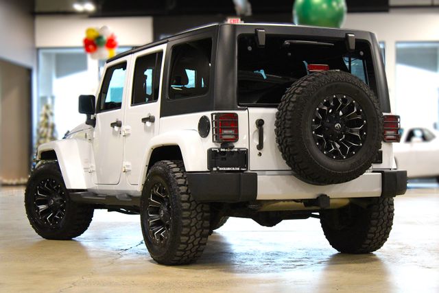 2015 Jeep Wrangler Unlimited Sahara 10