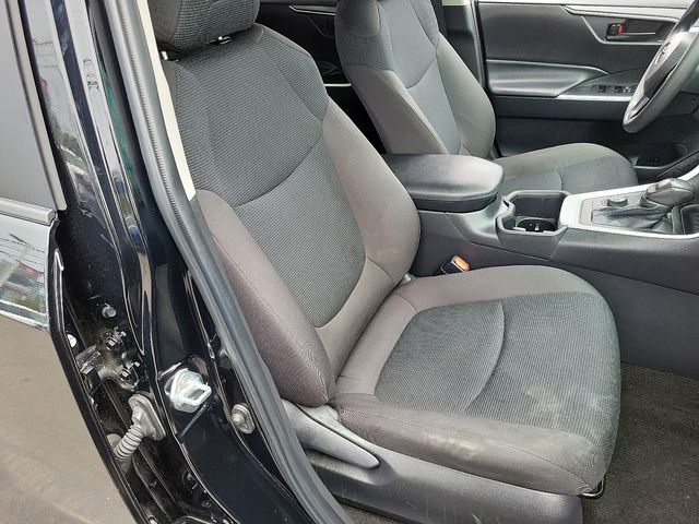 2023 Toyota RAV4 Hybrid LE photo