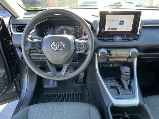 2024 Toyota RAV4 XLE 7