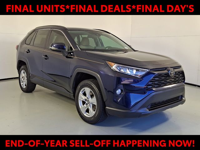 2020 Toyota RAV4 XLE's photo