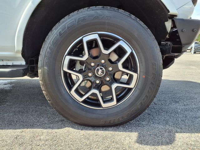 2024 Ford Bronco Outer Banks photo
