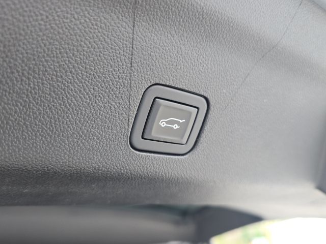 2023 GMC Yukon SLT:45104A