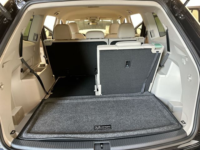 2026 Volkswagen Atlas 2.0T SE Black at South Hills CDJR