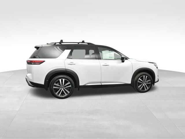 2025 Nissan Pathfinder Platinum 3